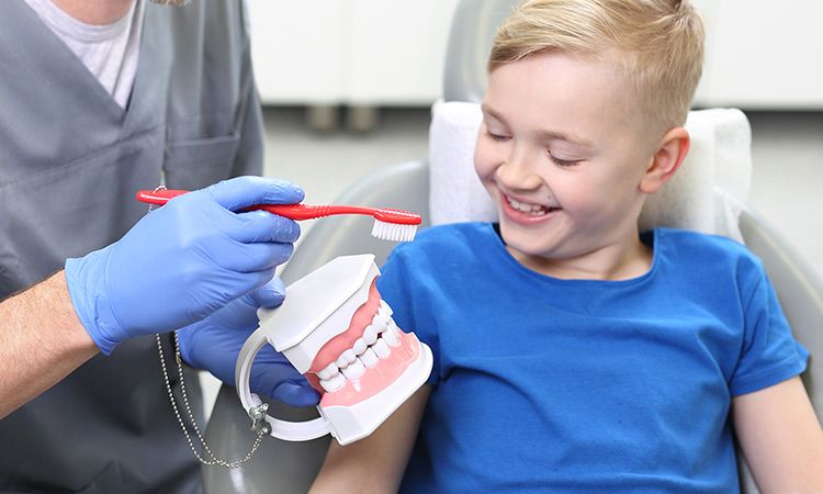 Dentobus – darmowa opieka dentysty dla dzieci i młodzieży