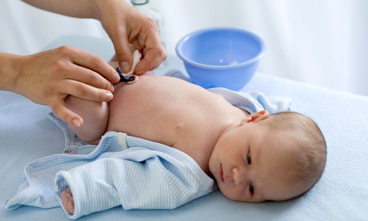 Pielęgnacja pępka noworodka – o czym należy pamiętać?