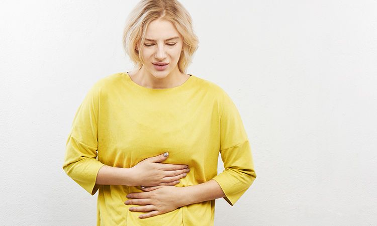 Domowy zielnik: naturalne sposoby na trawienie, ból brzucha i zaparcia