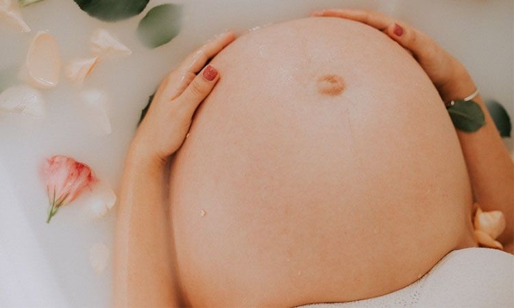Poród w wodzie – plusy i minusy